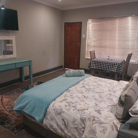 Wisteria Lane Guesthouse Postmasburg Exterior photo